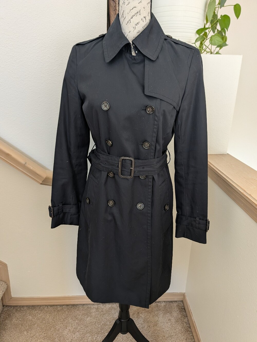 Banana Republic Double-Breasted Trench Coat - Black, Small